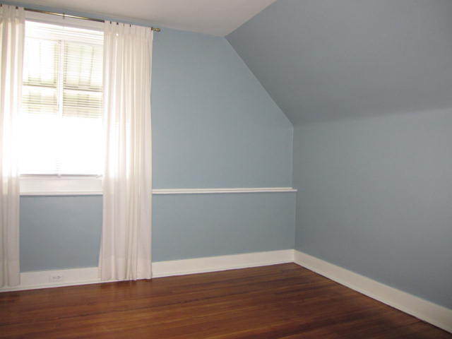 Building Photo - Lovely 2BR Townhouse w/Fenced in Backyard!