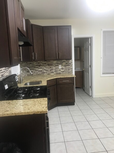 Building Photo - 20 Governor St