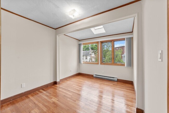 Building Photo - 26 Fuller St