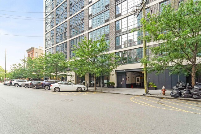 Building Photo - 160 1st St
