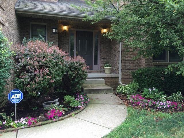 Building Photo - 560 Forest Hill Dr