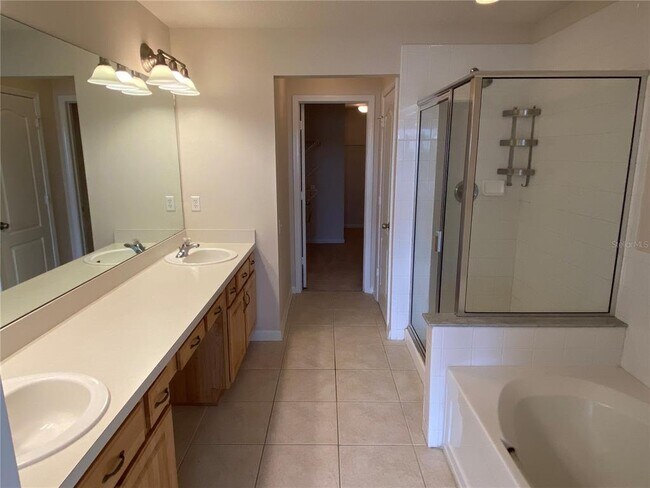 Building Photo - 4626 Pond Ridge Dr