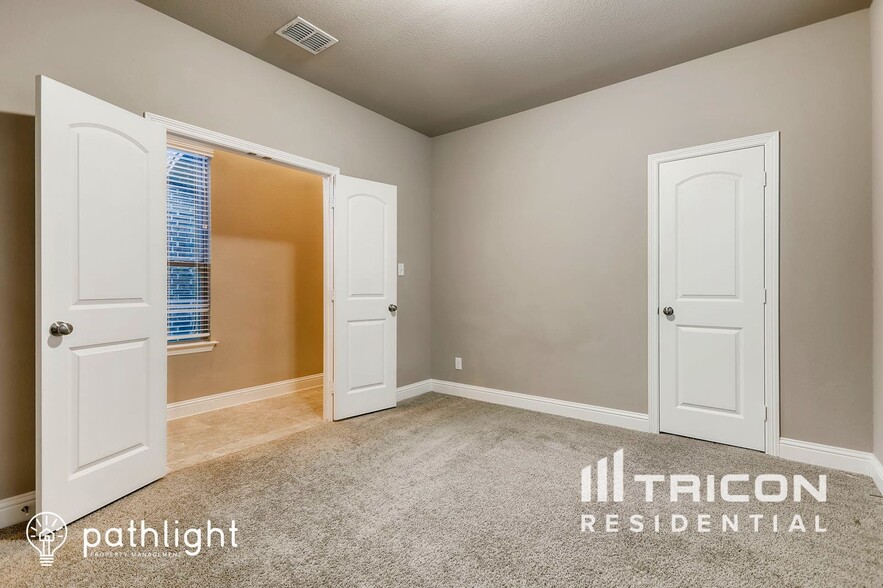 Building Photo - 5301 Runnymede Ct