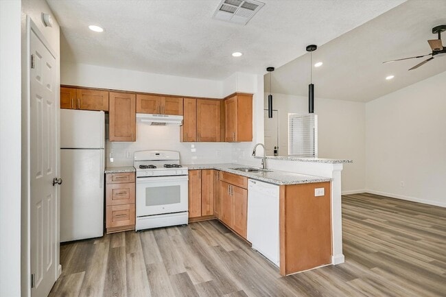 Building Photo - 1402 Waterloo Tr