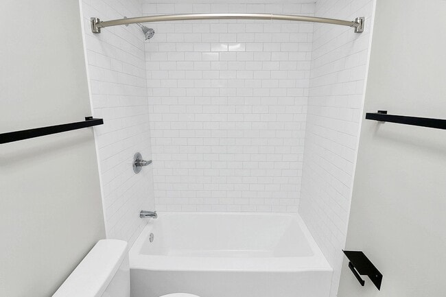 Building Photo - Beautifully Updated Duplex Near NoDa!!