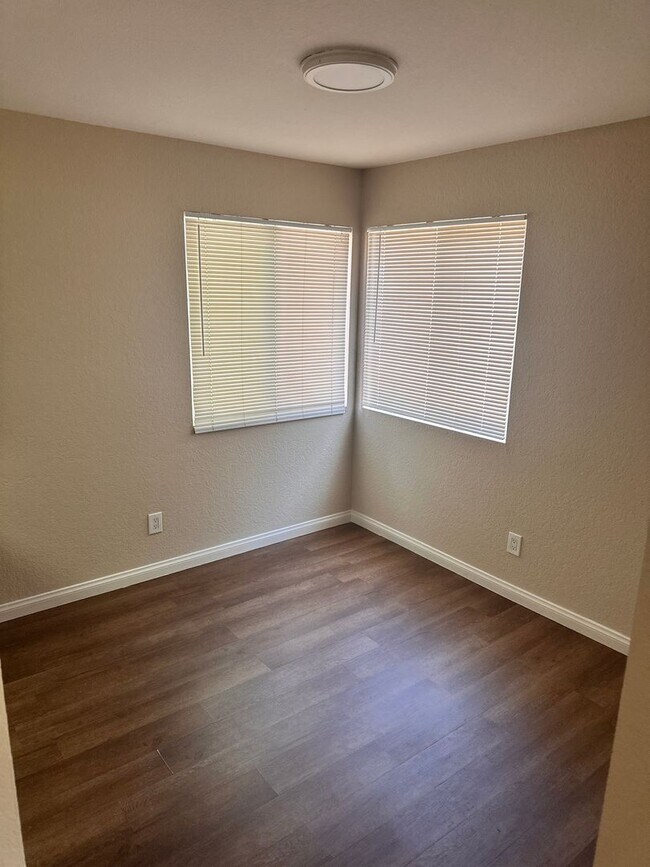 Building Photo - WE PAY REFERRAL