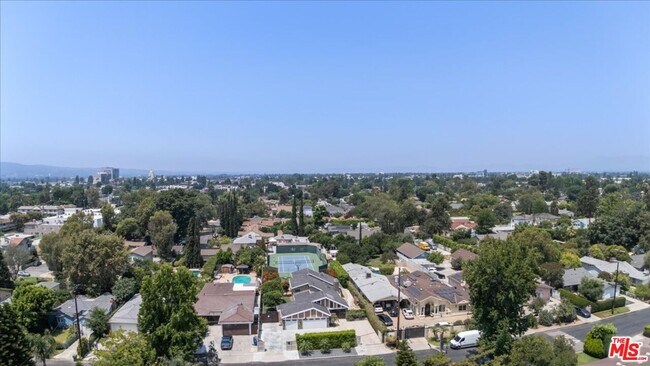 Building Photo - 6443 Matilija Ave