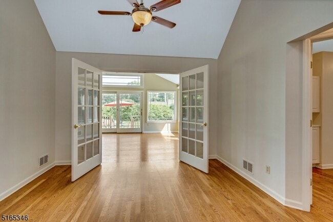 Building Photo - 34 Woodmere Dr