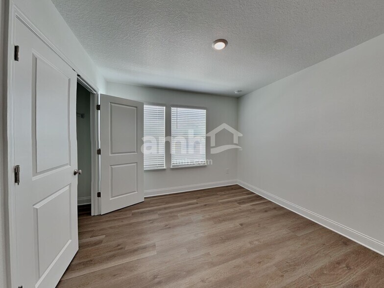 Building Photo - 16393 Aubergine Aly