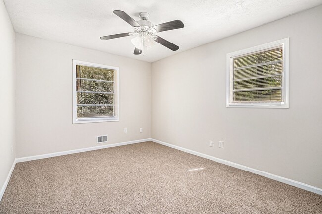 Building Photo - 529 Martindale Ct