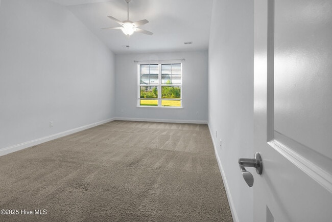 Building Photo - 916 Terraces Ln