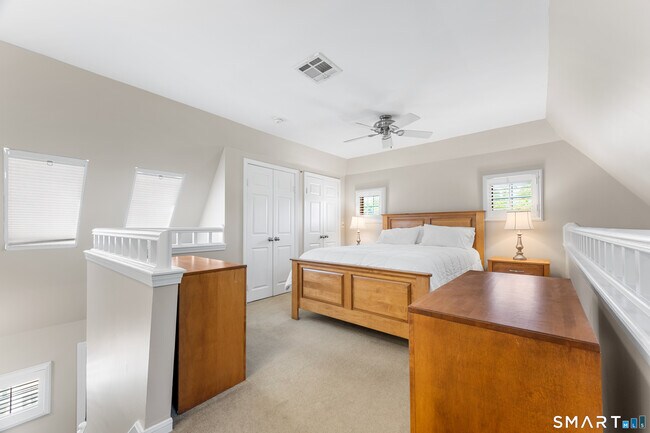 Building Photo - 2124 Old Pond Ln
