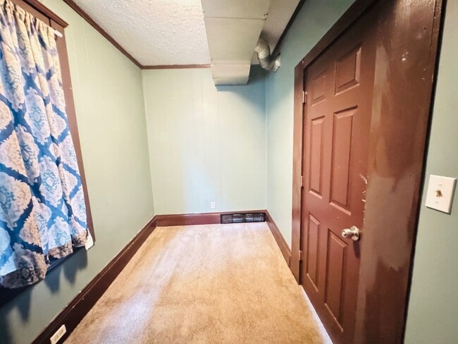 Building Photo - 3621 Sackett Ave