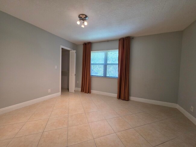 Building Photo - 9460 SW 61st Way