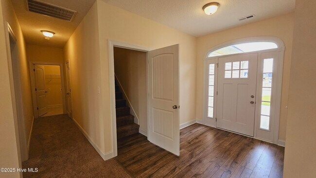 Building Photo - 542 Appalachian Trl N