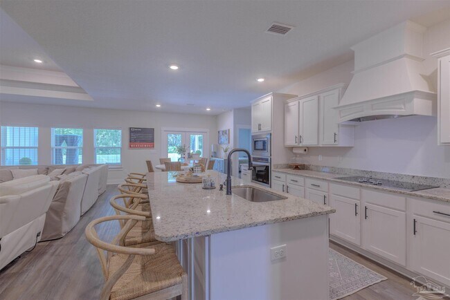 Building Photo - 4169 Equestrian Blvd