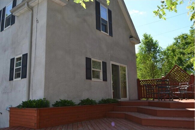 Deck - N/Side - 1003 21st Ave SE