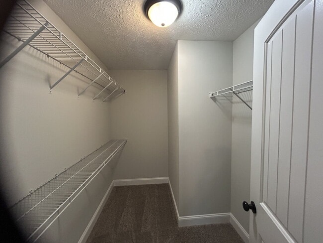 Building Photo - 3-Bedroom Ranch Style Home with 2 Full Bat...