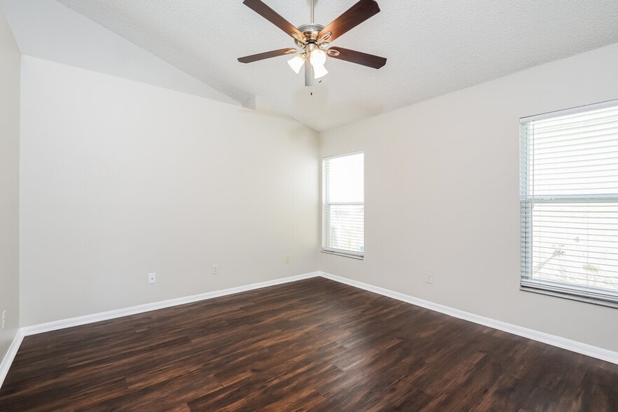 Building Photo - 4331 Boca Woods Dr