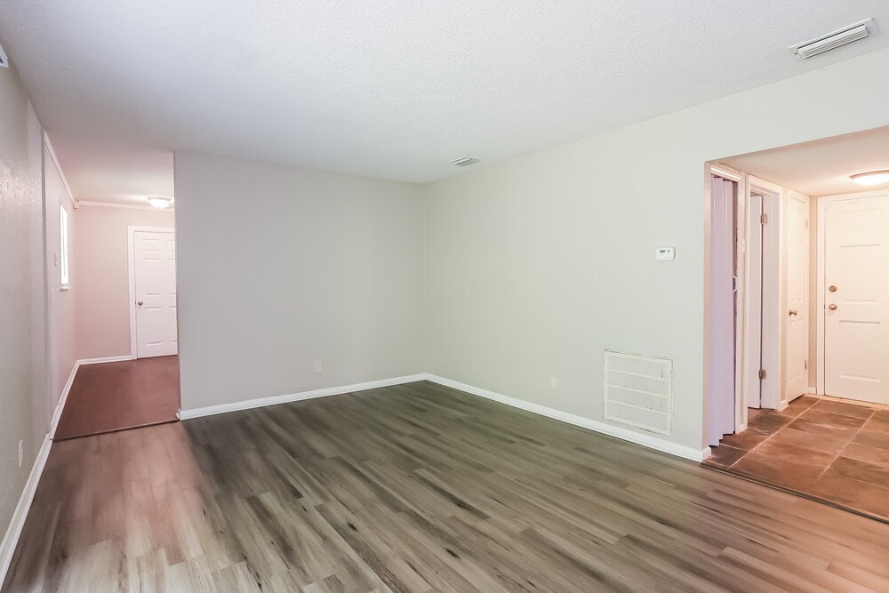 Building Photo - 6812 Hawkins Ct