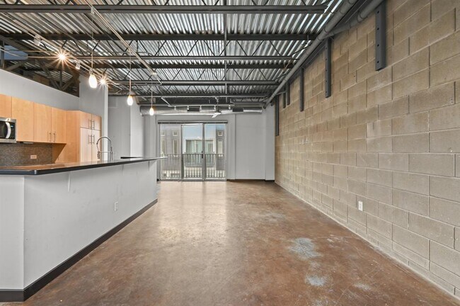 Building Photo - 4801 S Congress Ave