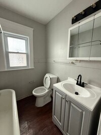 Building Photo - Cudell/West Blvd neighborhood; 4 bedroom/1 bath single family house for rent!