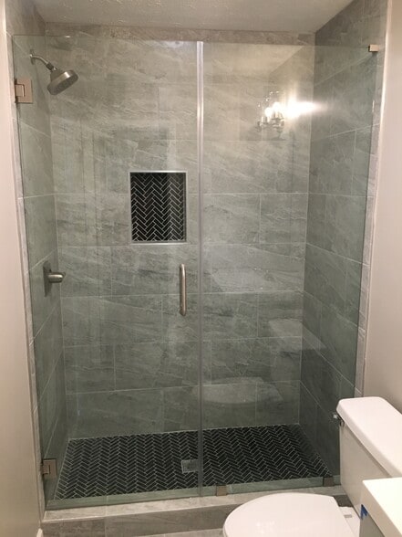 Master Bathroom 1 - 2110 Newport Lndg