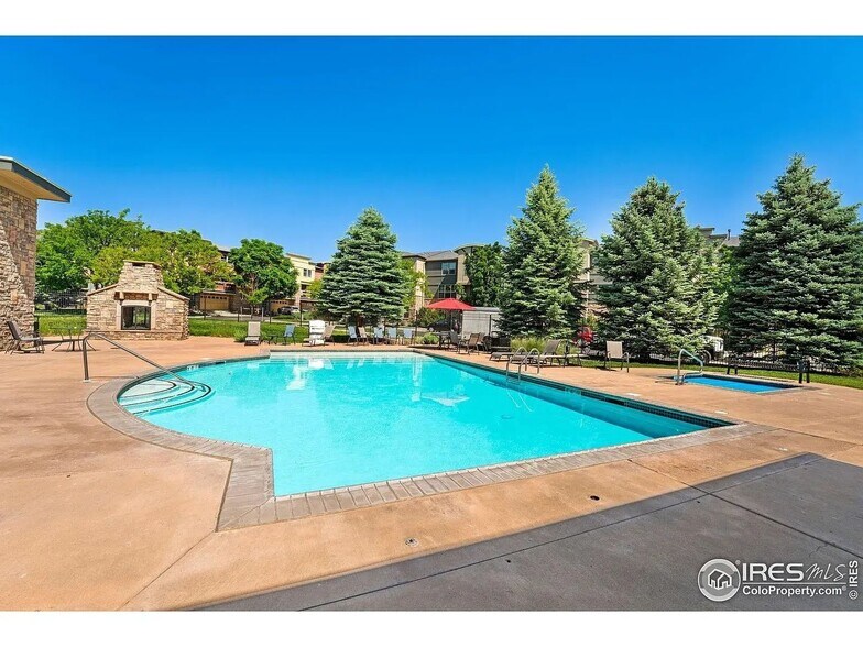 Building Photo - 13598 Via Varra