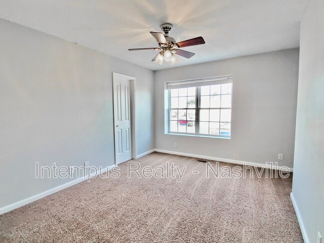 Building Photo - 325 Shoshone Pl