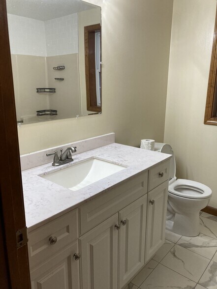 Building Photo - 30 Mansfield Dr