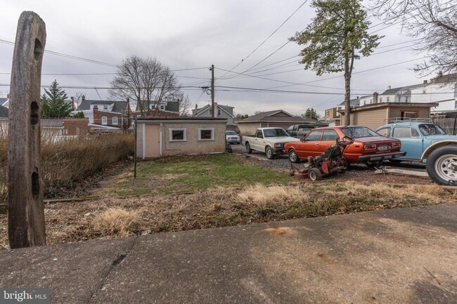 Building Photo - 383 Spruce St