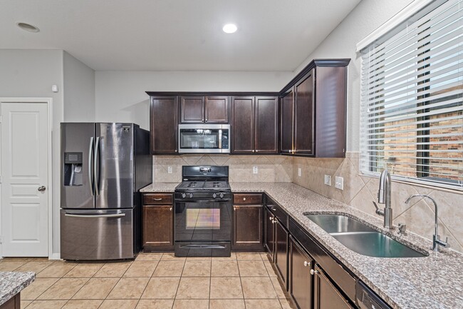 Building Photo - 815 Messina Ln