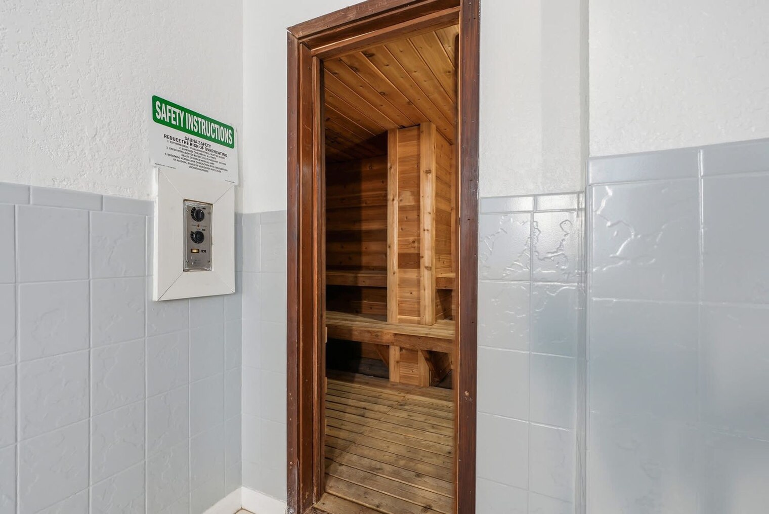 Building Photo - 5004 S Thomas Dr