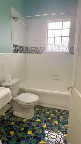 Building Photo - 5347 Lewis St