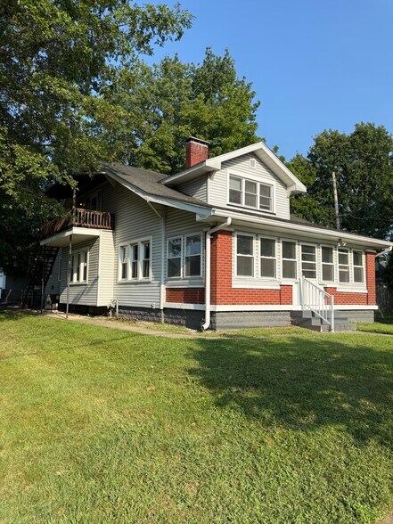 Building Photo - 219 S 19th St