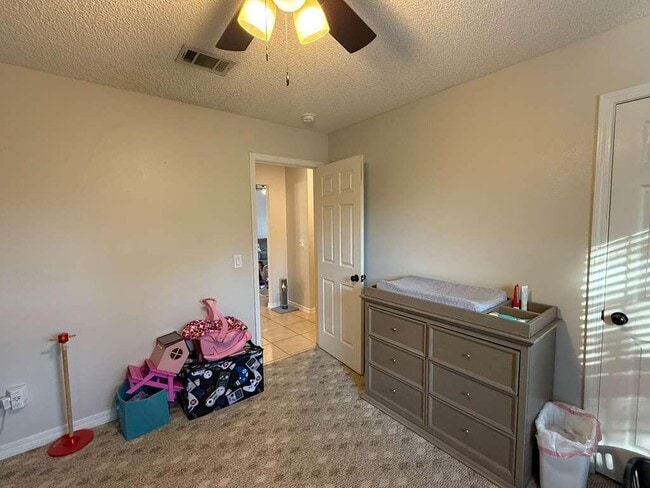 Building Photo - 2722 Shalimar Dr