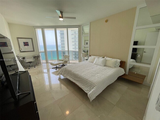 Building Photo - 15901 Collins Ave