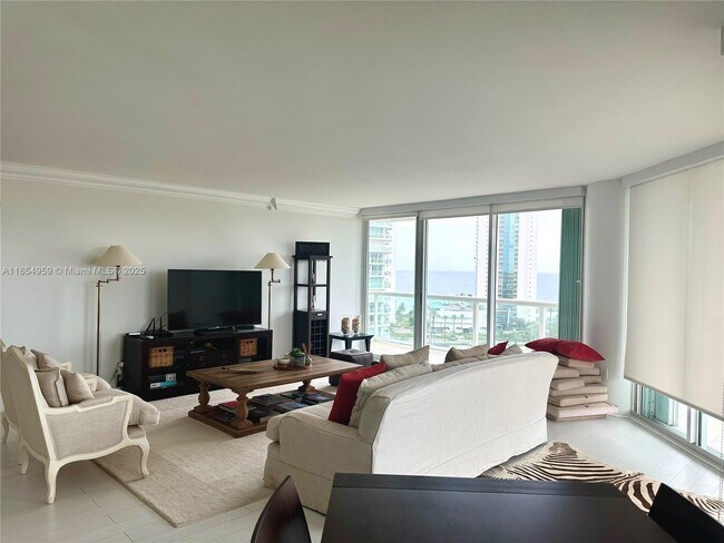 Building Photo - 16500 Collins Ave