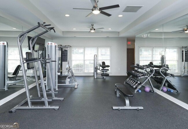 Building Photo - 9200 Roberts Dr