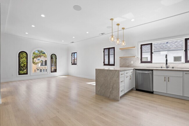 Building Photo - 341 N Genesee Ave