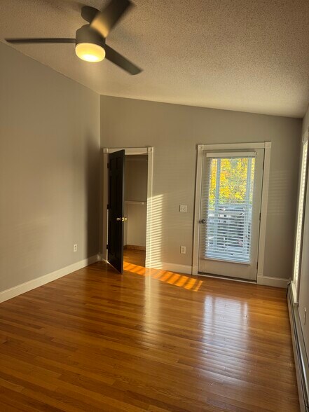 Master with balcony - 35 Husson Ave