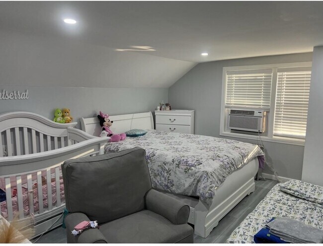 Building Photo - 28 Linden Ave