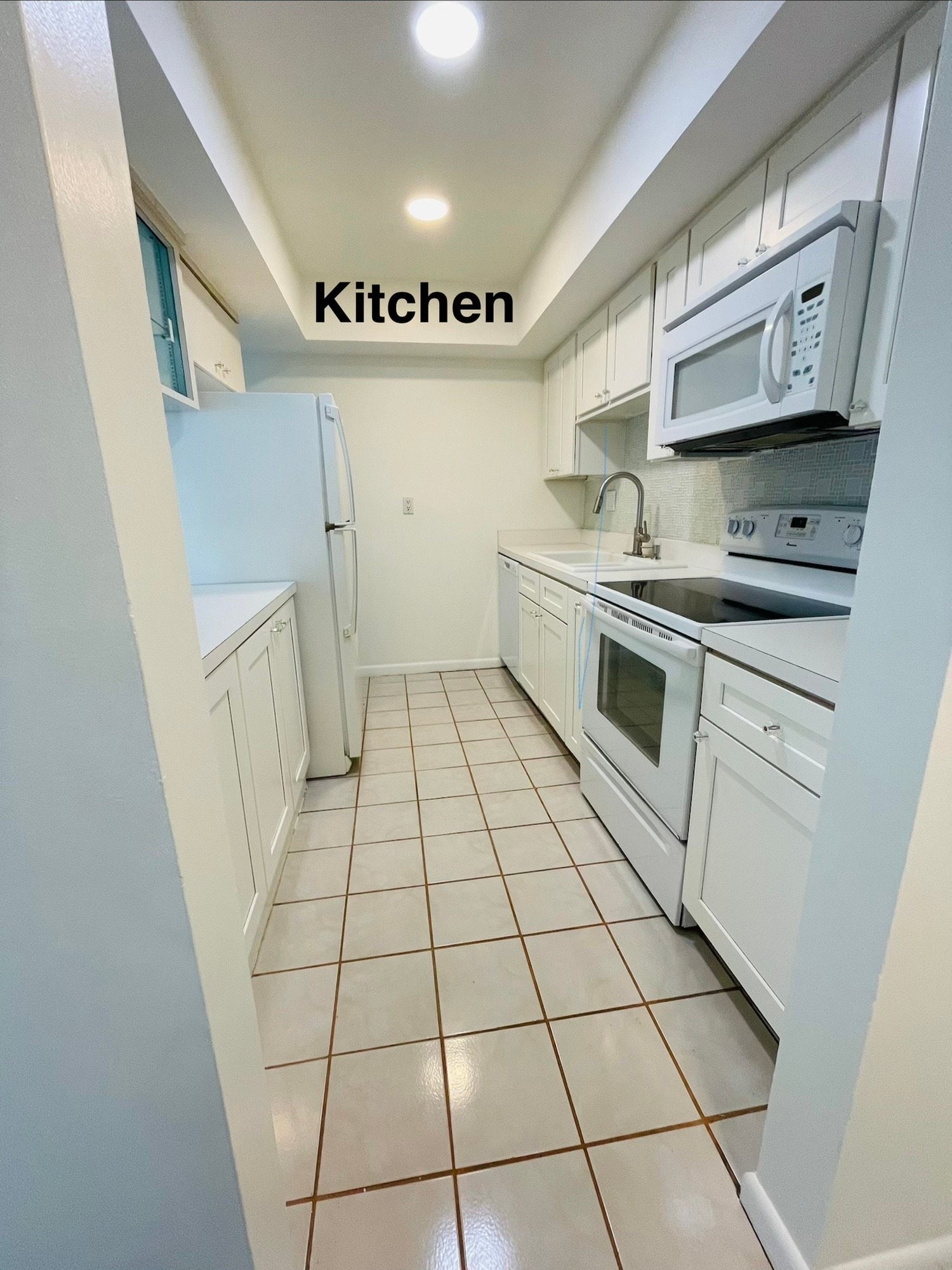 Building Photo - 850 S Village Dr