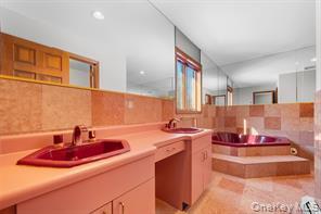 Building Photo - 16 Fernglade Ct