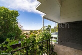 Building Photo - 953 N Compton Rd