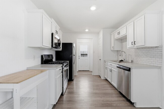 Building Photo - 1223 Blue Hazel Ct