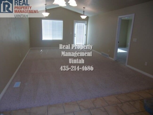 Building Photo - Legacy Meadows Twin Home