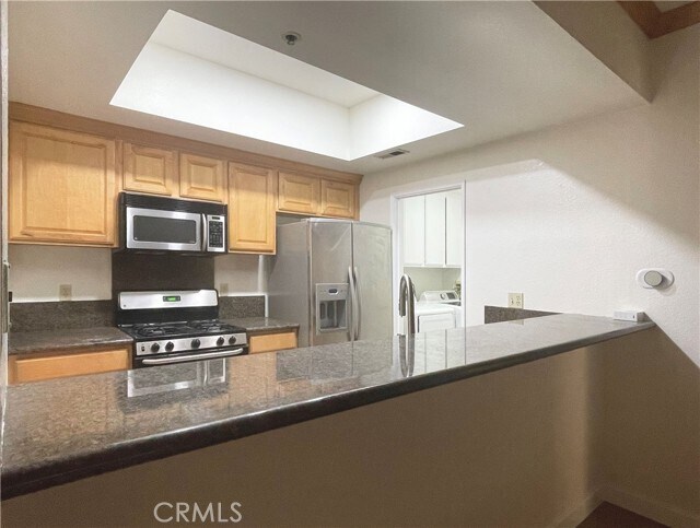 Building Photo - 2563 Plaza del Amo