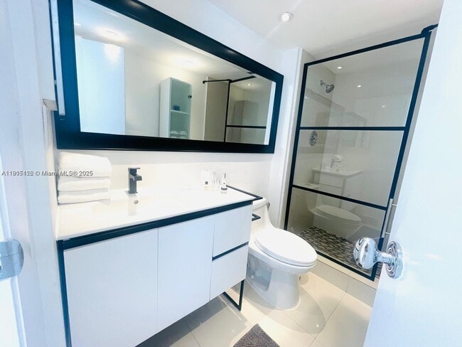 Building Photo - 20301 W Country Club Dr