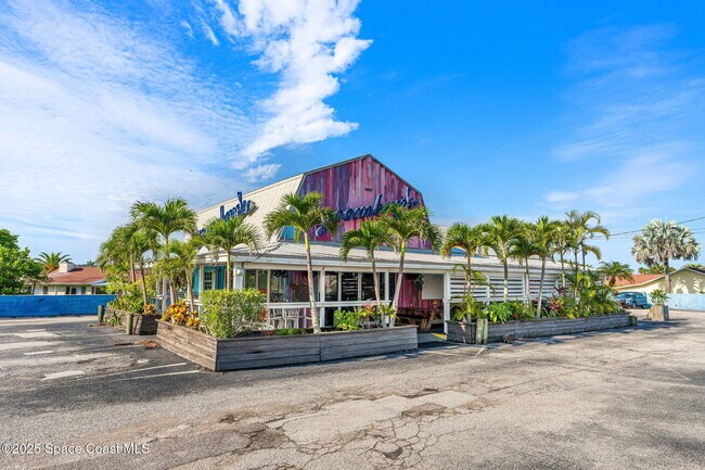 Building Photo - 1125 Jimmy Buffett Mem Hwy